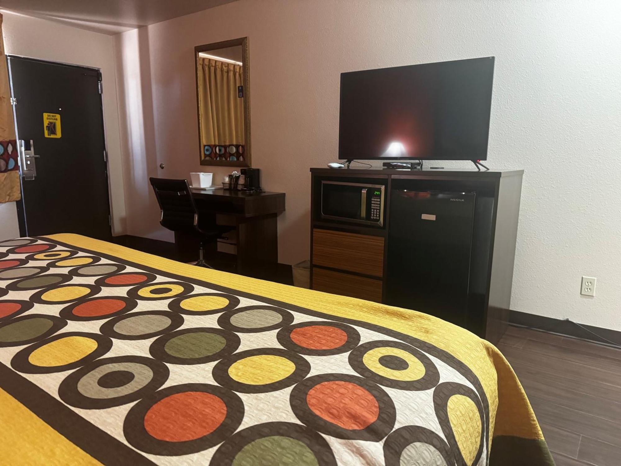 Super 8 By Wyndham Giddings Hotell Eksteriør bilde