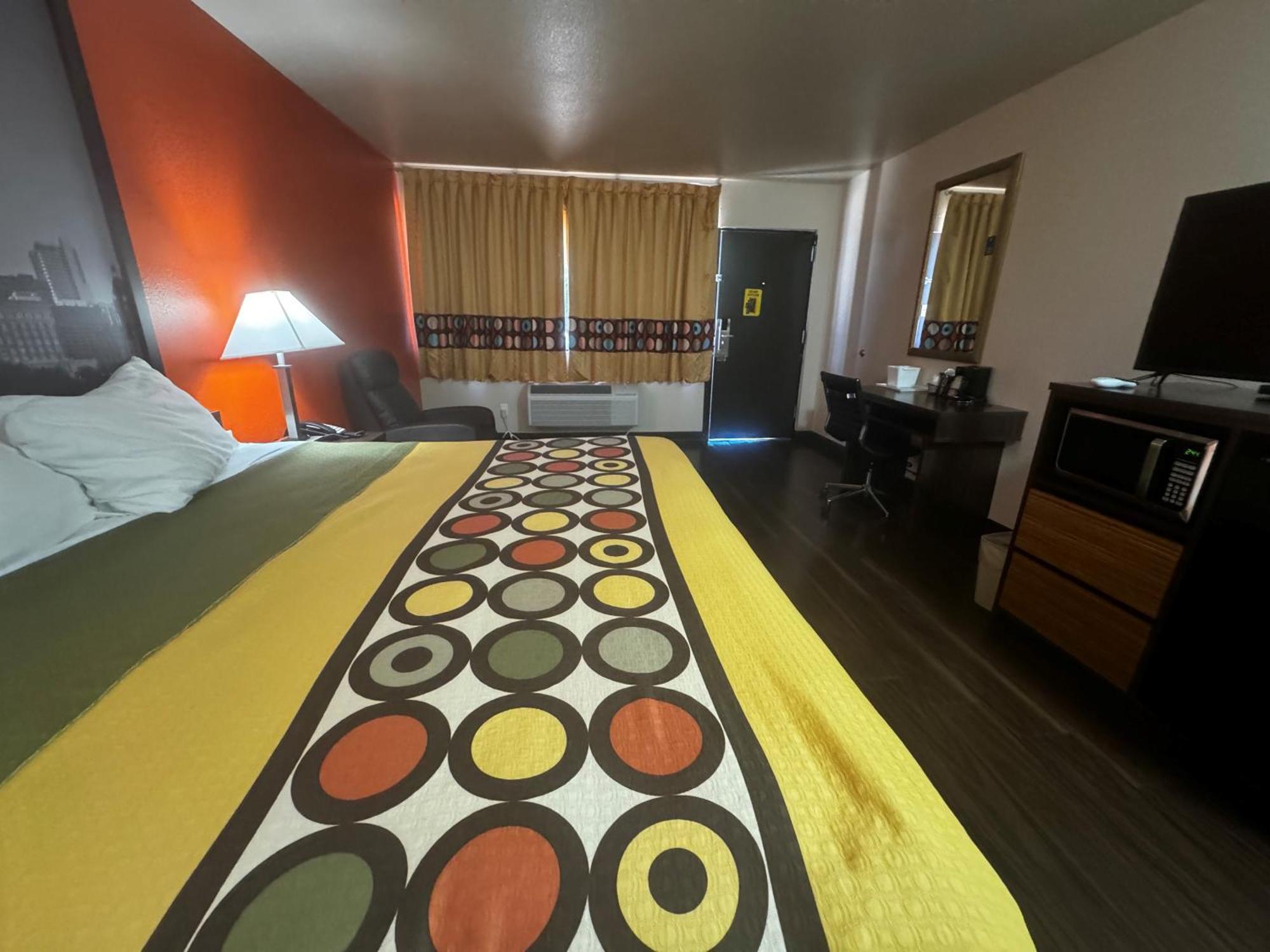 Super 8 By Wyndham Giddings Hotell Eksteriør bilde